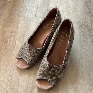 Brown Herringbone Toms Wedges - Size 9